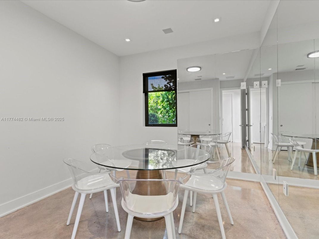 Dining room, Interior, Recessed Lighting