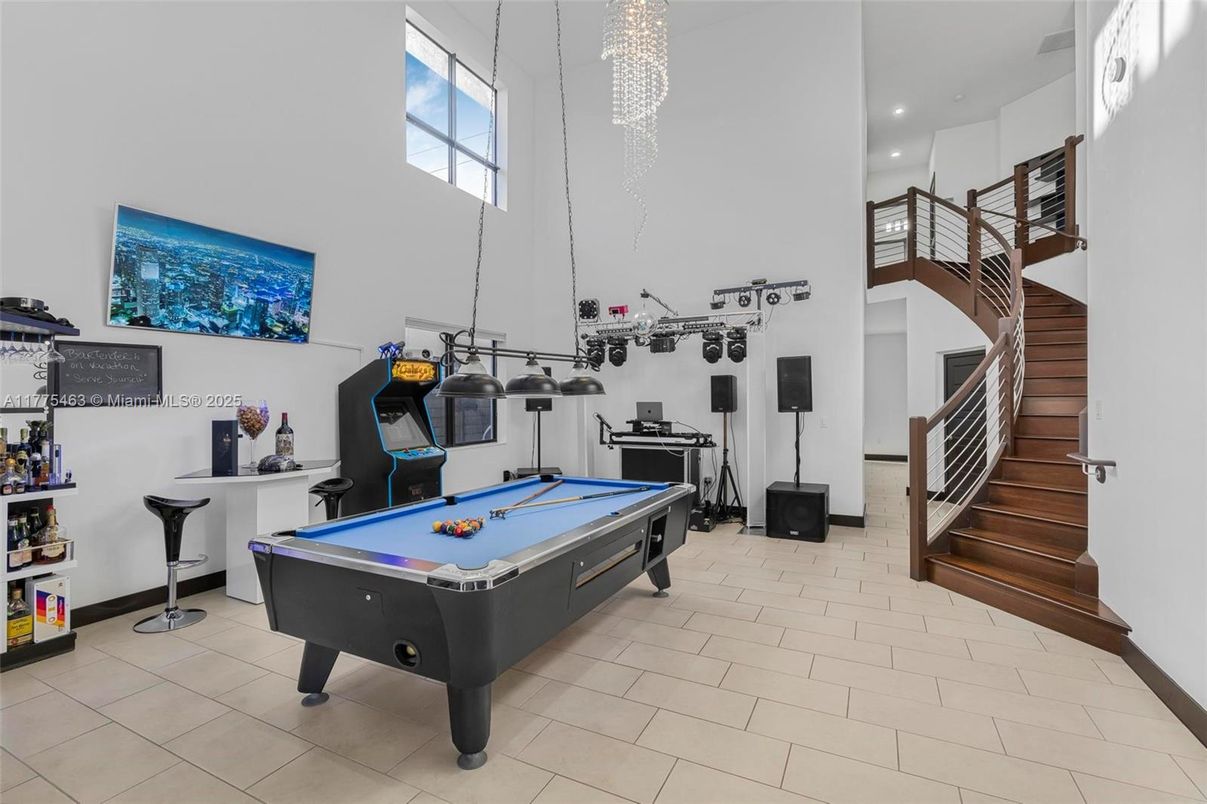 Billiard Table, Game Room, Interior, Recessed Lighting