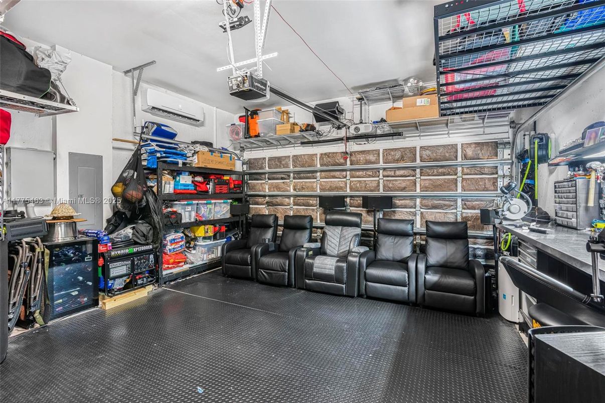 Garage, Interior