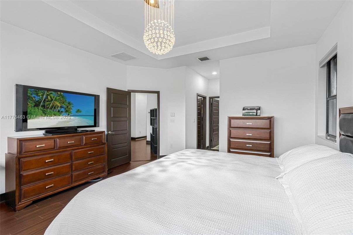 Bedroom, Interior, Pendant Lights, Recessed Lighting, Wood Texture Flooring