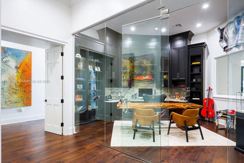 Interior, Recessed Lighting, Wood Texture Flooring