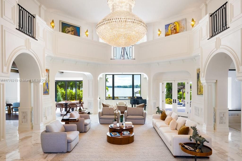 Chandelier, Dining room, Interior, Living room, Marble, Piano