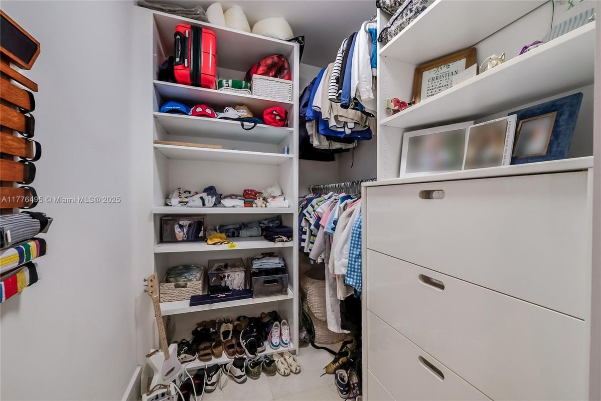 Interior, Walk-in Closets