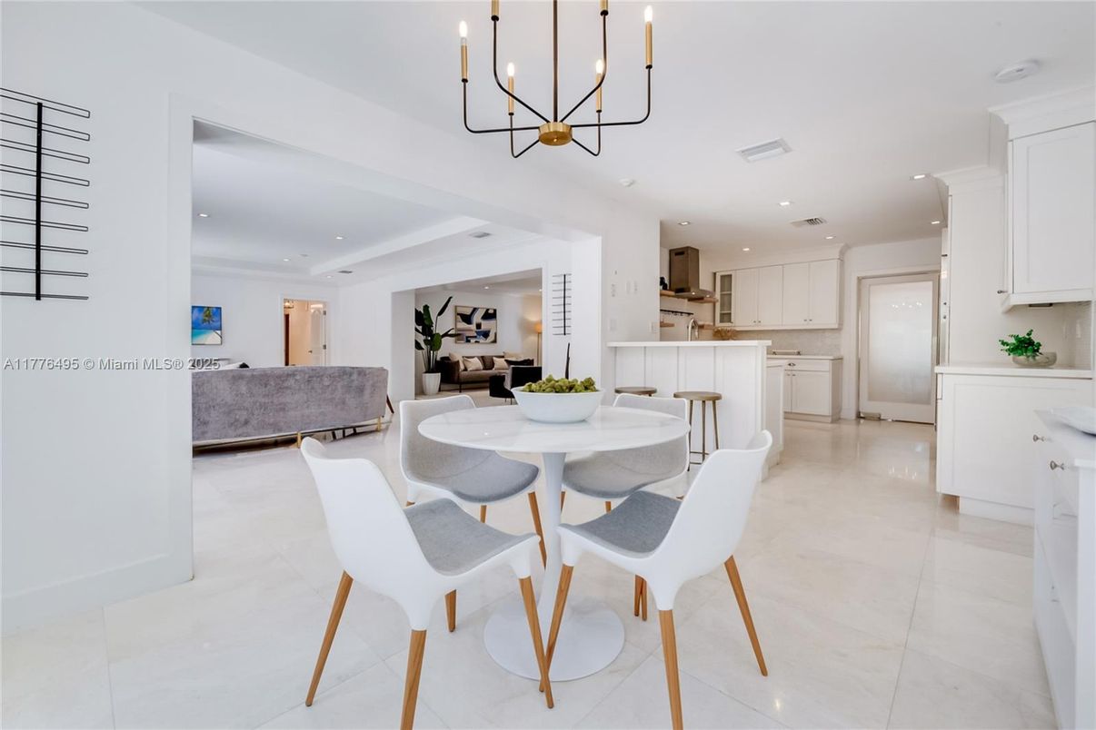 Dining room, Interior, Kitchen, Pendant Lights, Recessed Lighting