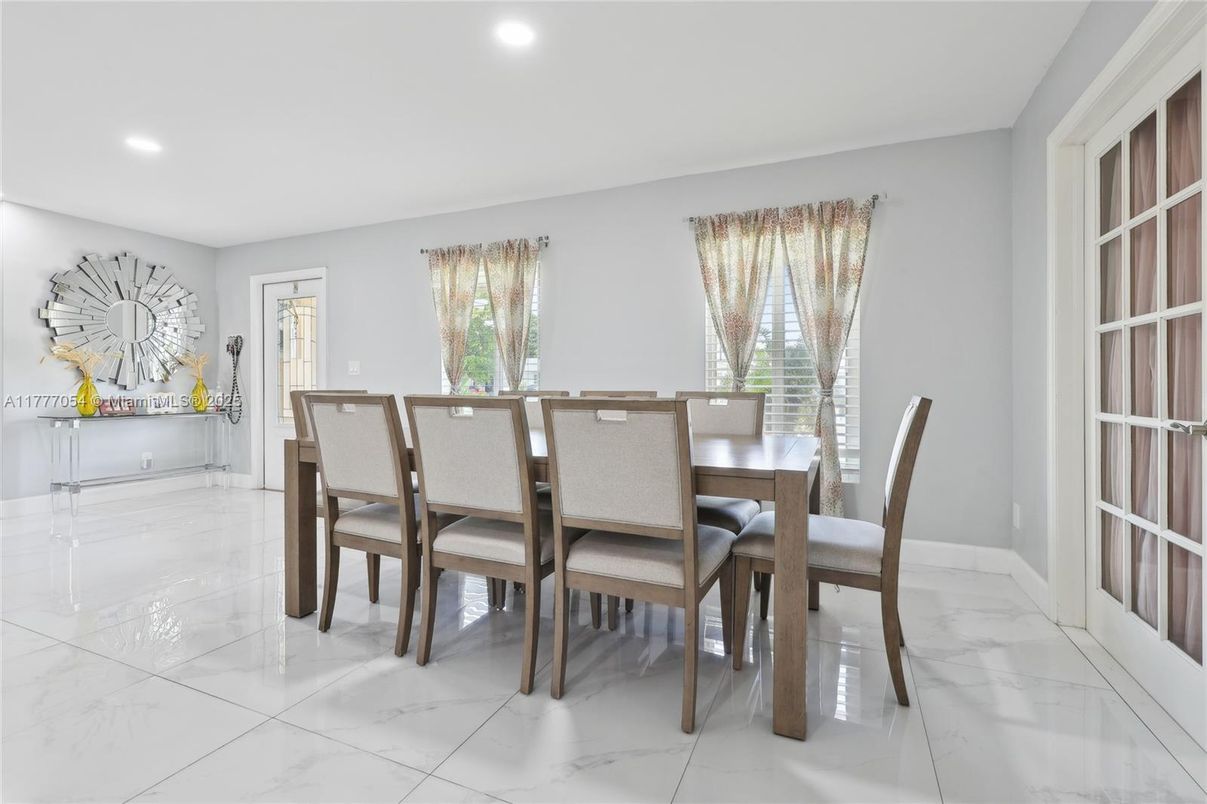 Dining room, Interior, Marble, Recessed Lighting