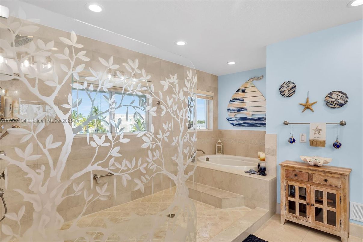 Bathroom, Interior, Recessed Lighting
