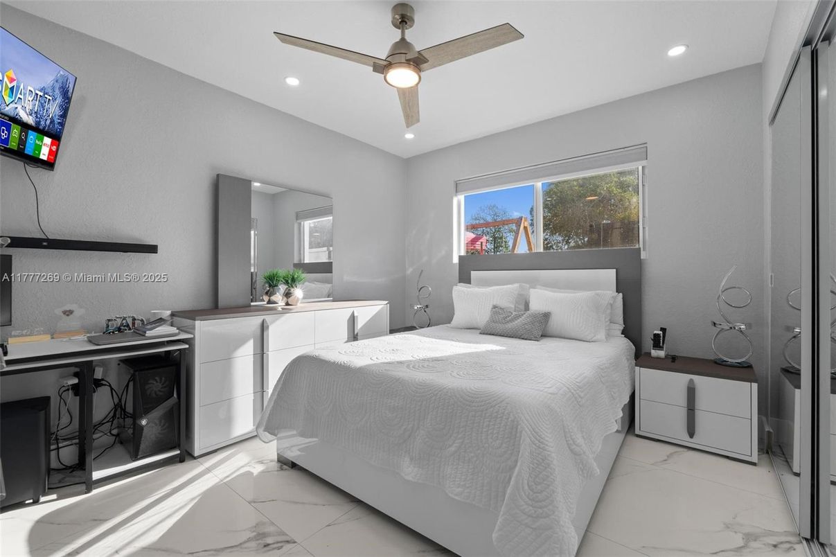 Bedroom, Interior, Marble, Recessed Lighting