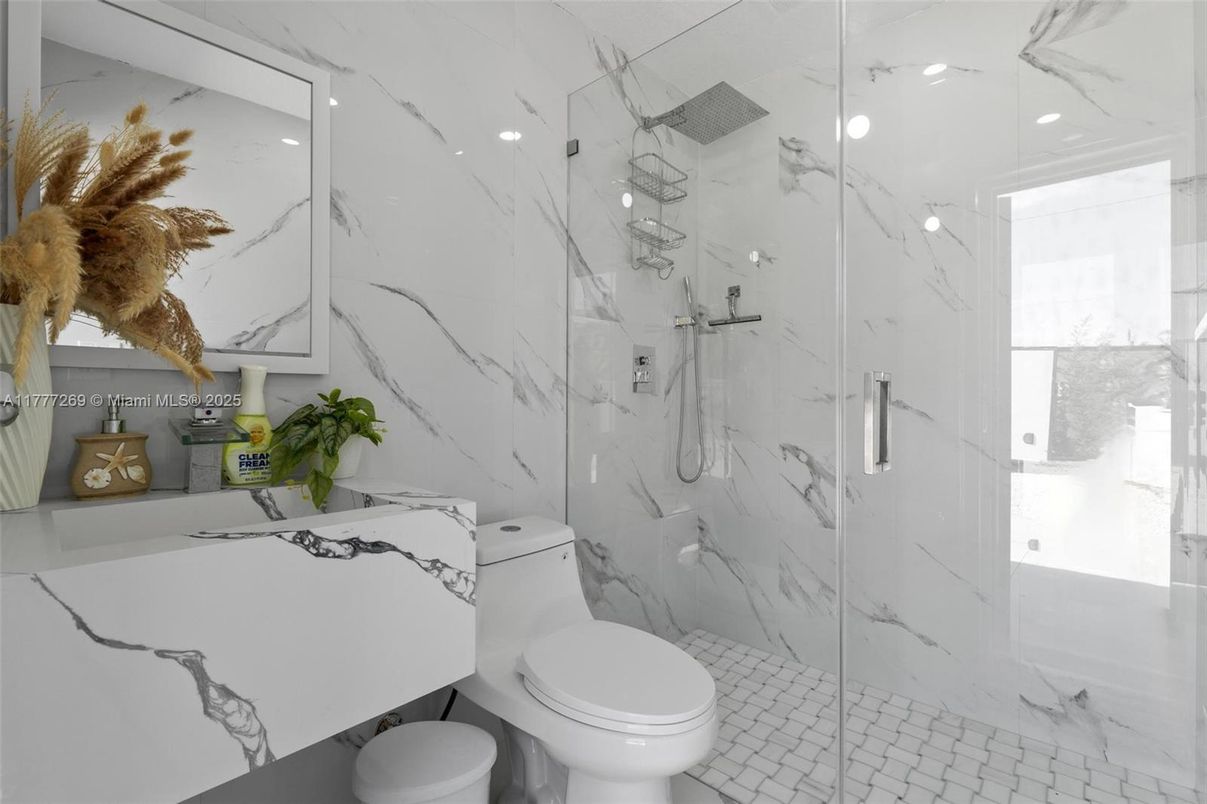 Bathroom, Interior, Marble Walls