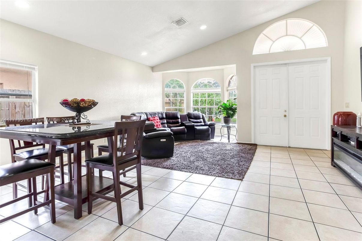 Dining room, Interior, Living room, Recessed Lighting