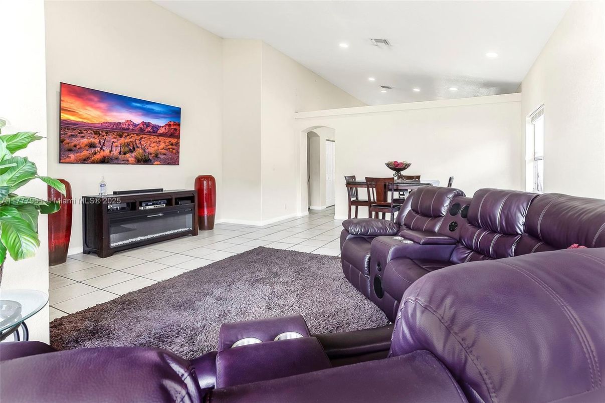 Dining room, Interior, Living room, Recessed Lighting