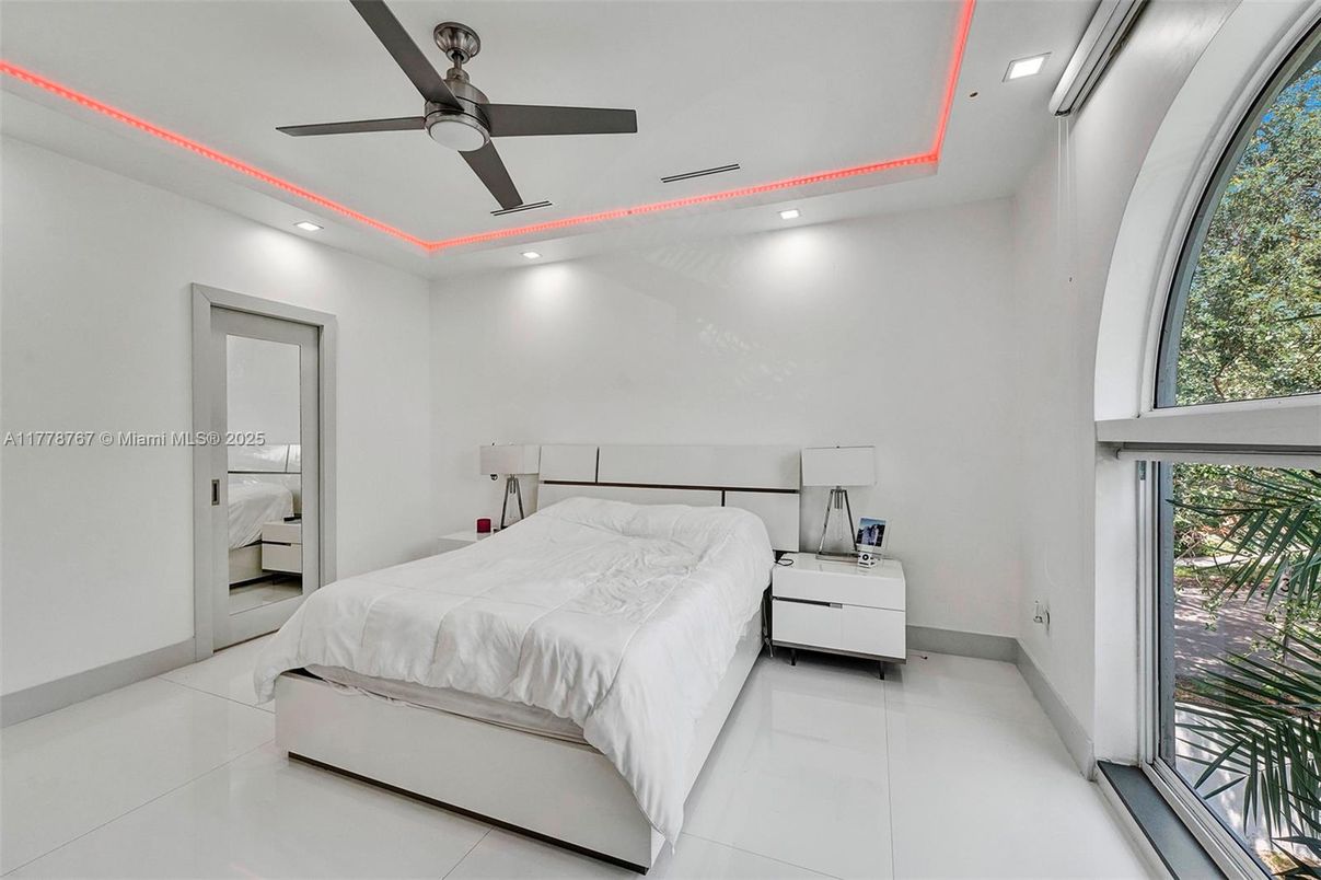 Bedroom, Interior, Recessed Lighting