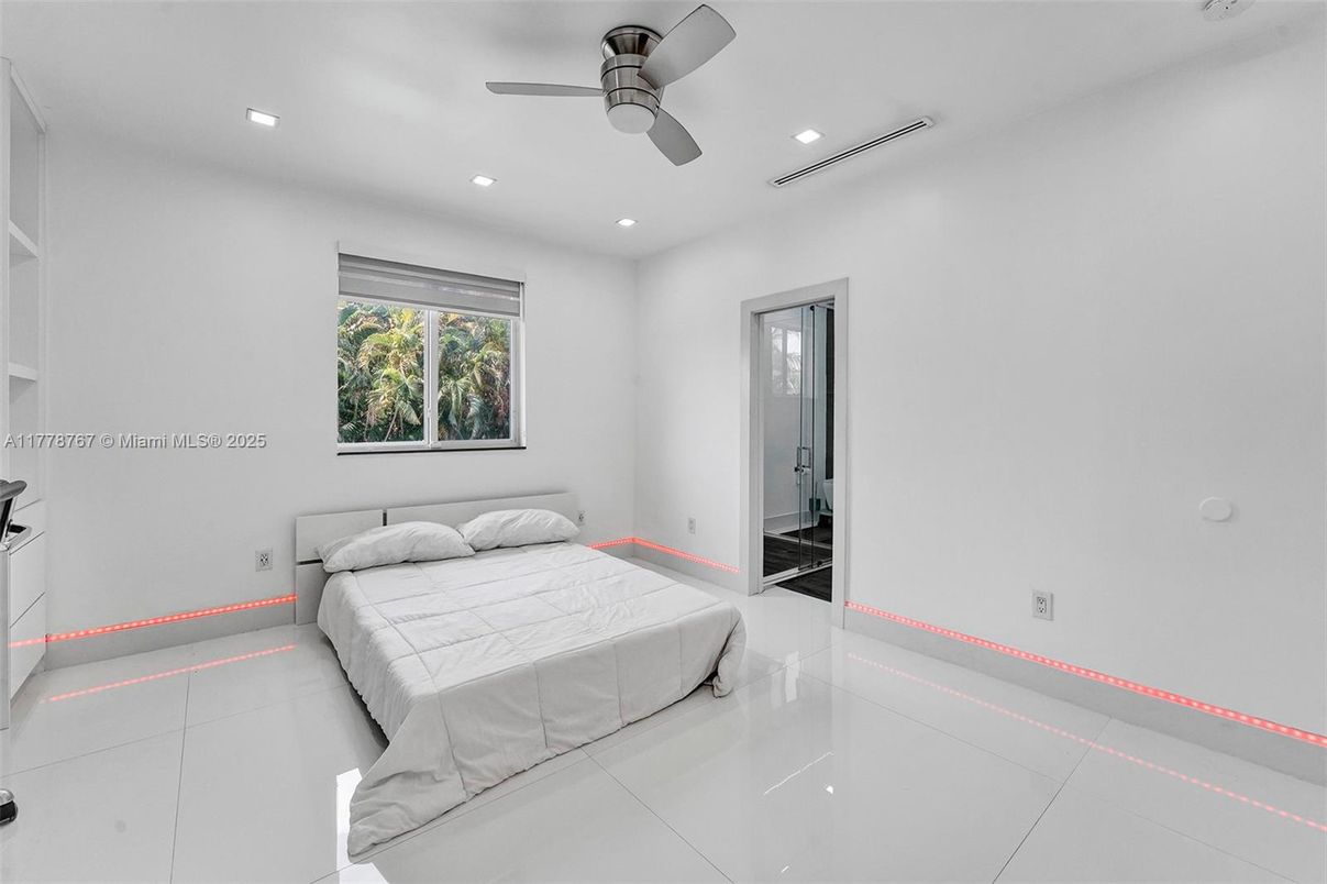 Bedroom, Interior, Recessed Lighting