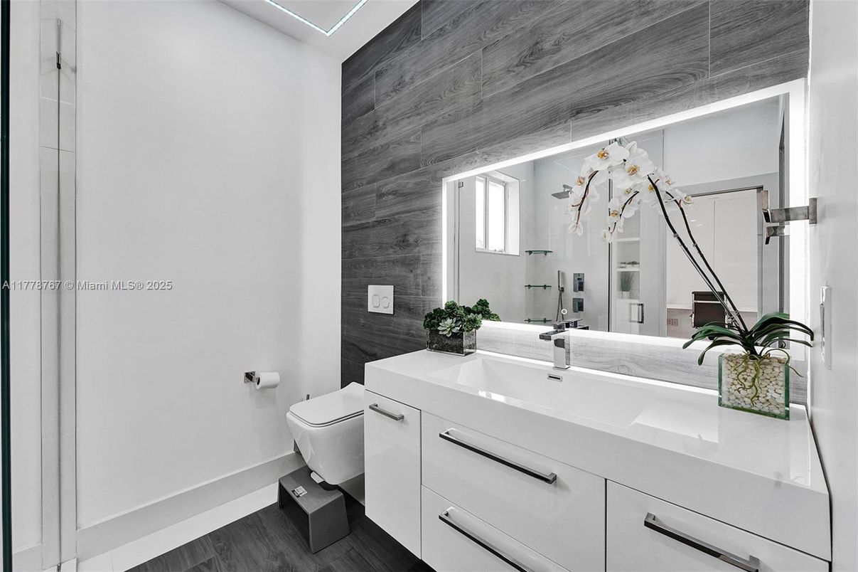 Bathroom, Interior, Wood Texture Flooring, Wooden Walls