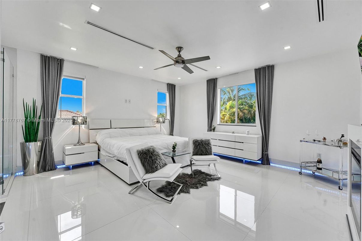 Bedroom, Interior, Recessed Lighting