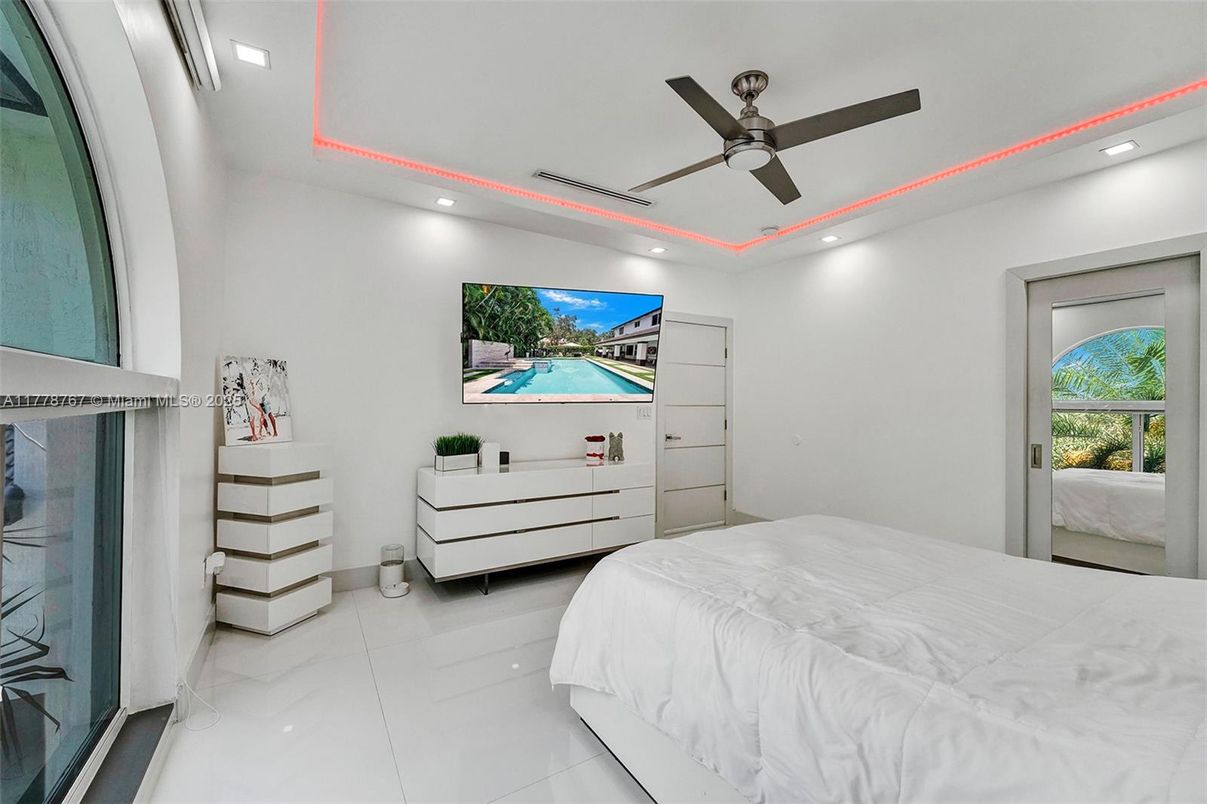Bedroom, Interior, Recessed Lighting