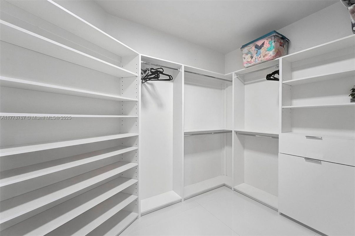 Interior, Walk-in Closets