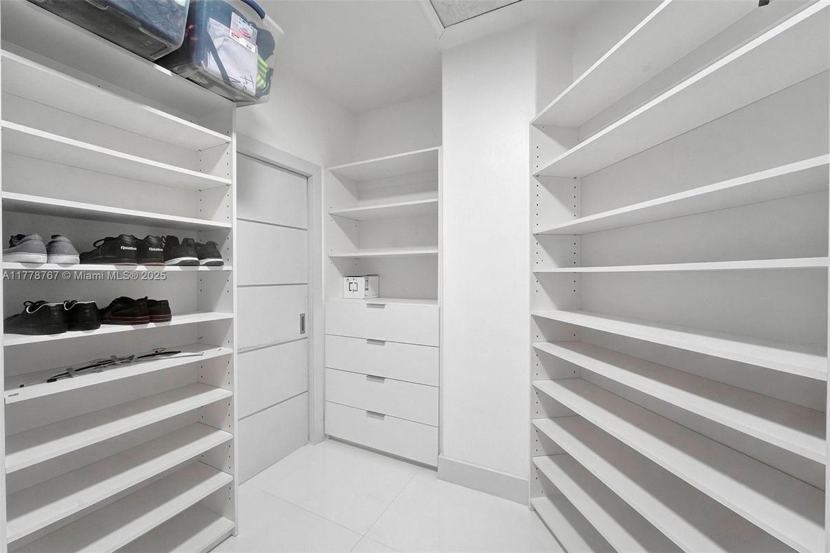 Interior, Walk-in Closets