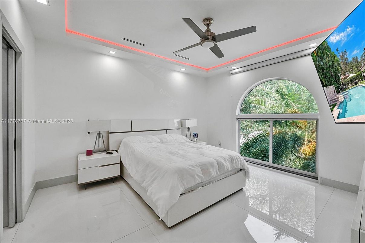 Bedroom, Interior, Recessed Lighting