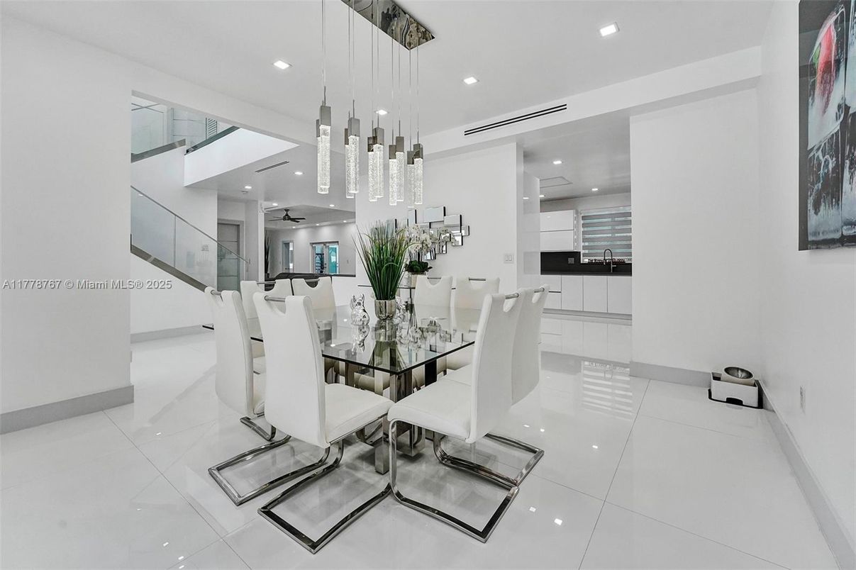 Dining room, Interior, Kitchen, Pendant Lights, Recessed Lighting