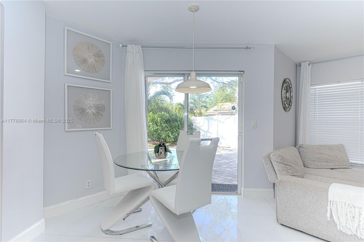 Dining room, Interior, Pendant Lights