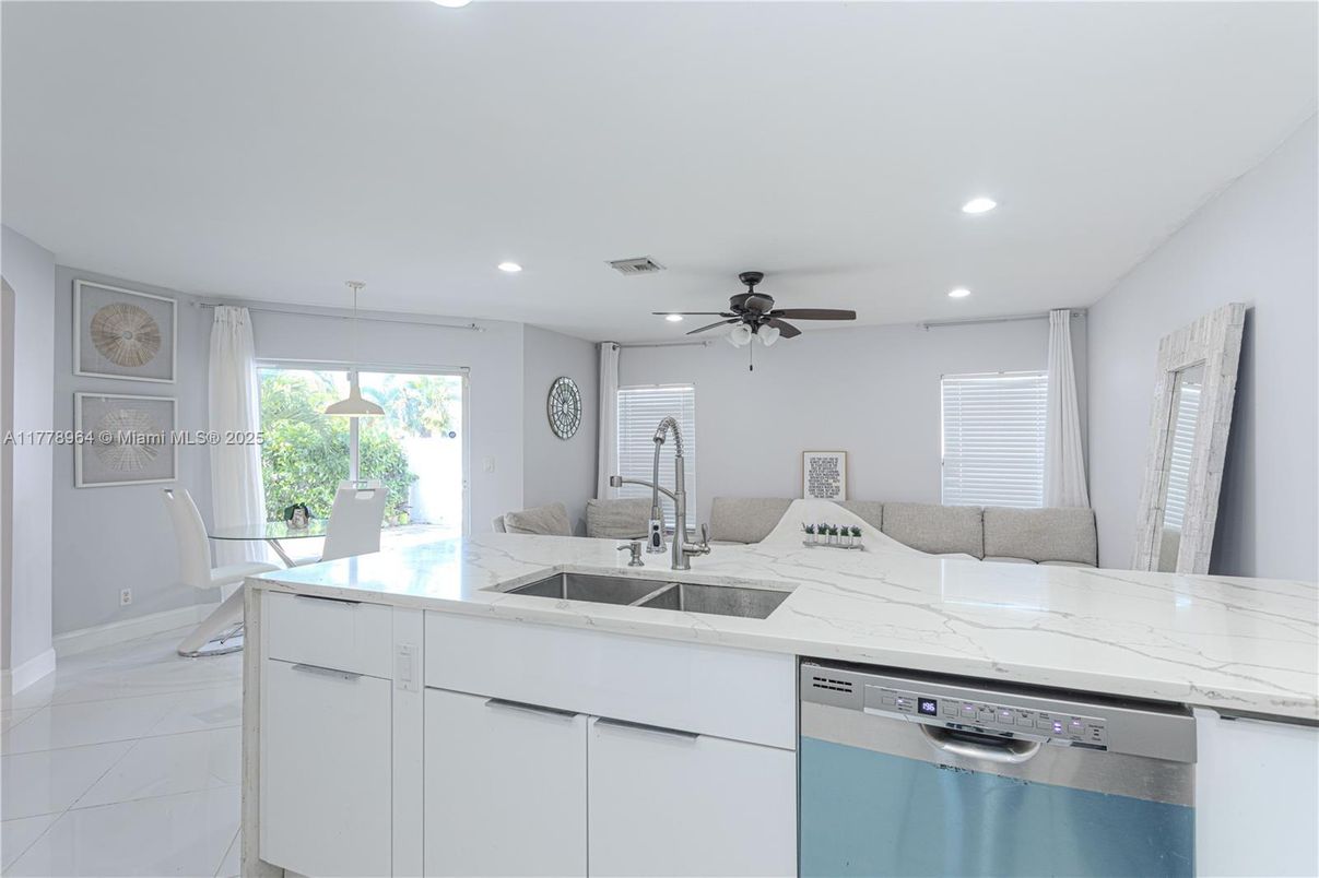 Dining room, Interior, Kitchen, Marble, Recessed Lighting, Stainless Steel Appliances