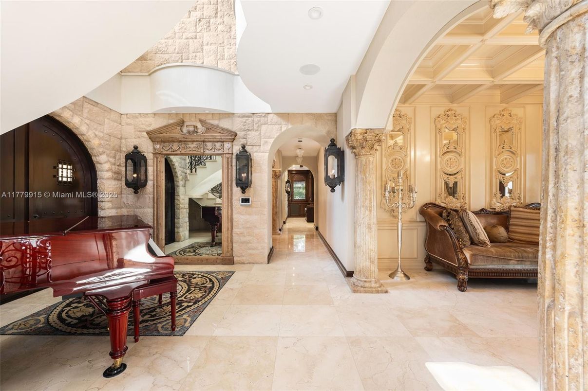 Interior, Piano, Recessed Lighting