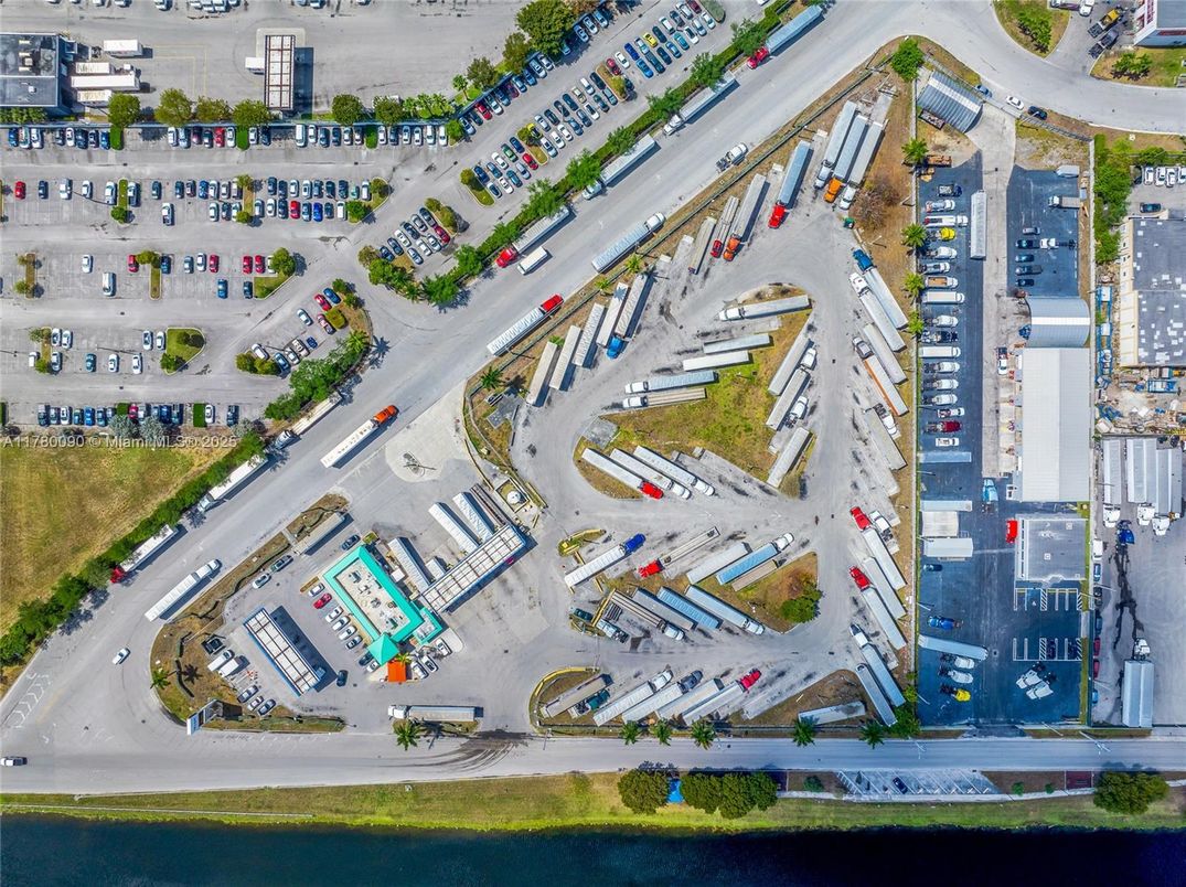 Exterior, Drone