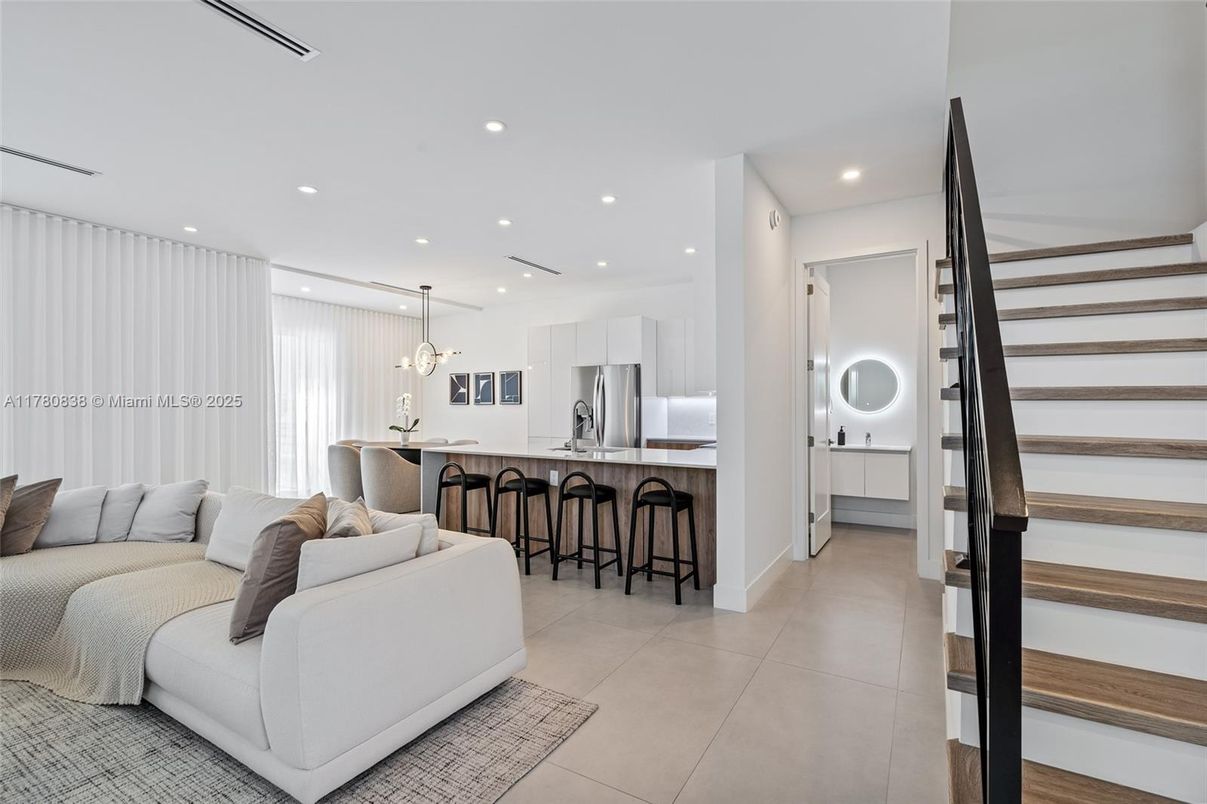 Interior, Kitchen, Living room, Pendant Lights, Recessed Lighting, Stainless Steel Appliances