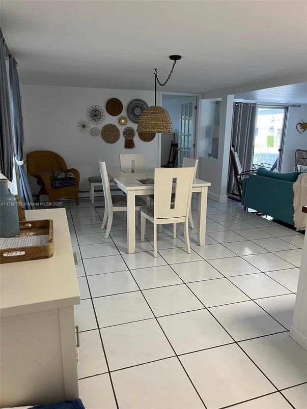 Dining room, Interior, Pendant Lights