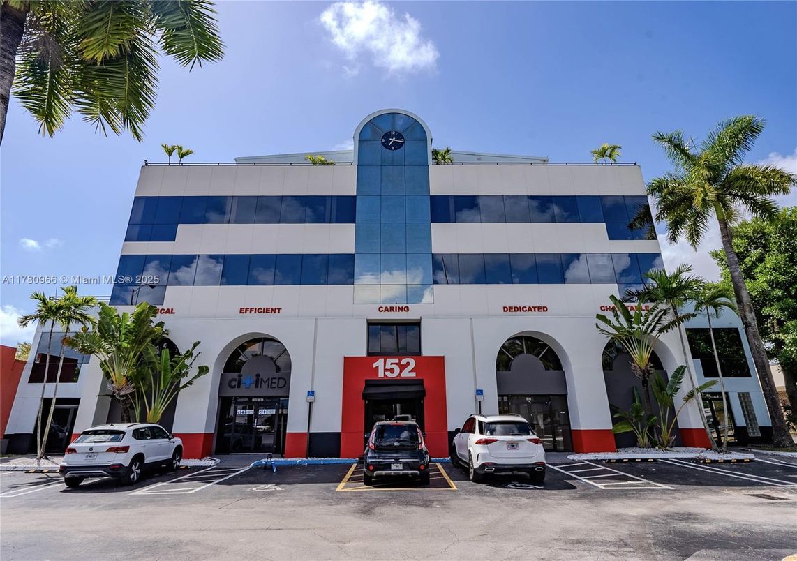 Exterior, Facade, None