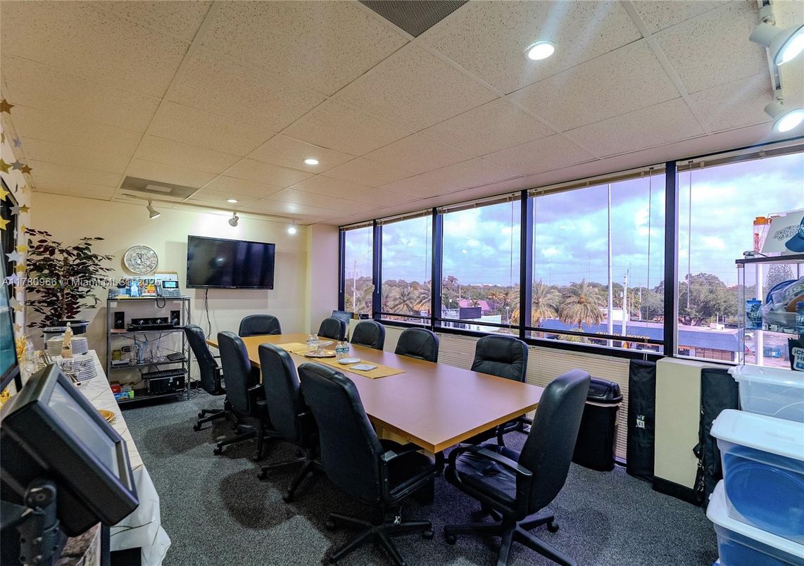 Dining room, Interior, Recessed Lighting