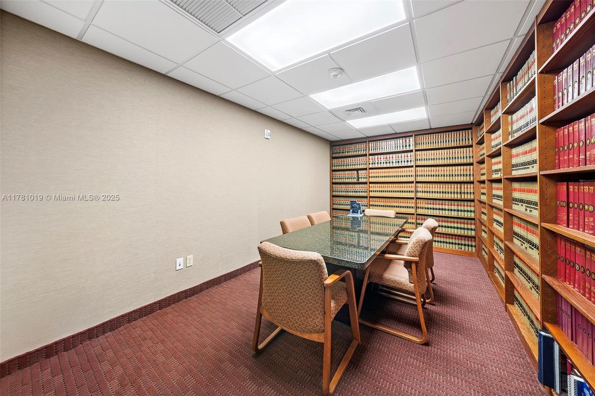 Dining room, Interior, Recessed Lighting