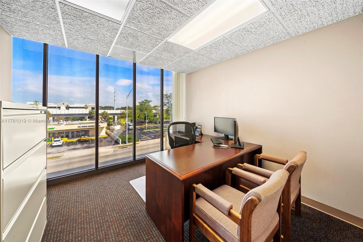 Home Office, Interior