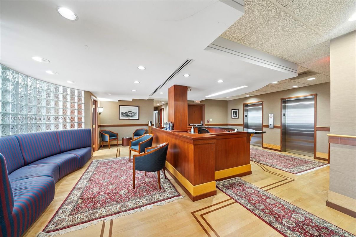 Elevator, Interior, Living room, Recessed Lighting, Wood Texture Flooring
