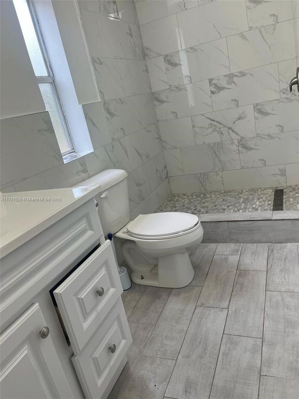 Bathroom, Interior, Marble Walls