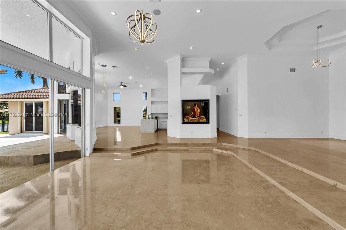 Empty room, Fireplace, Interior, Pendant Lights, Recessed Lighting