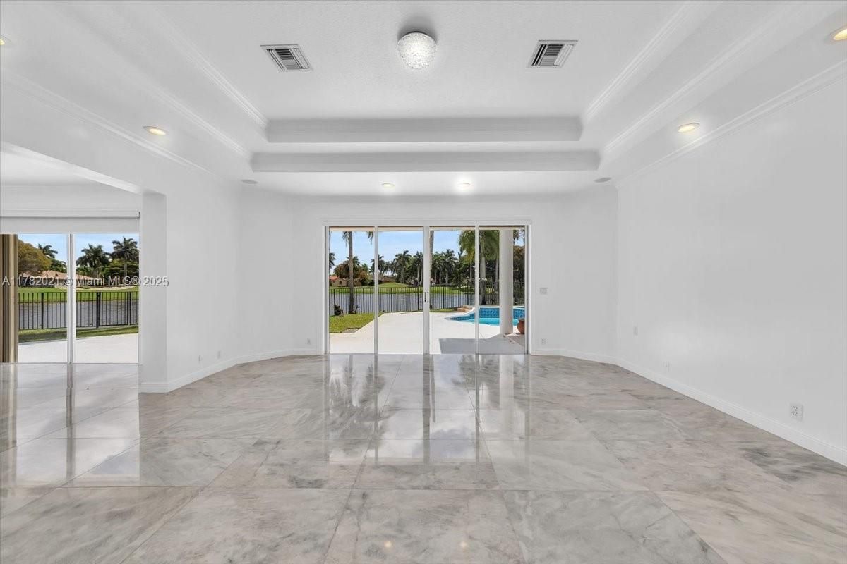 Empty room, Interior, Marble, Recessed Lighting