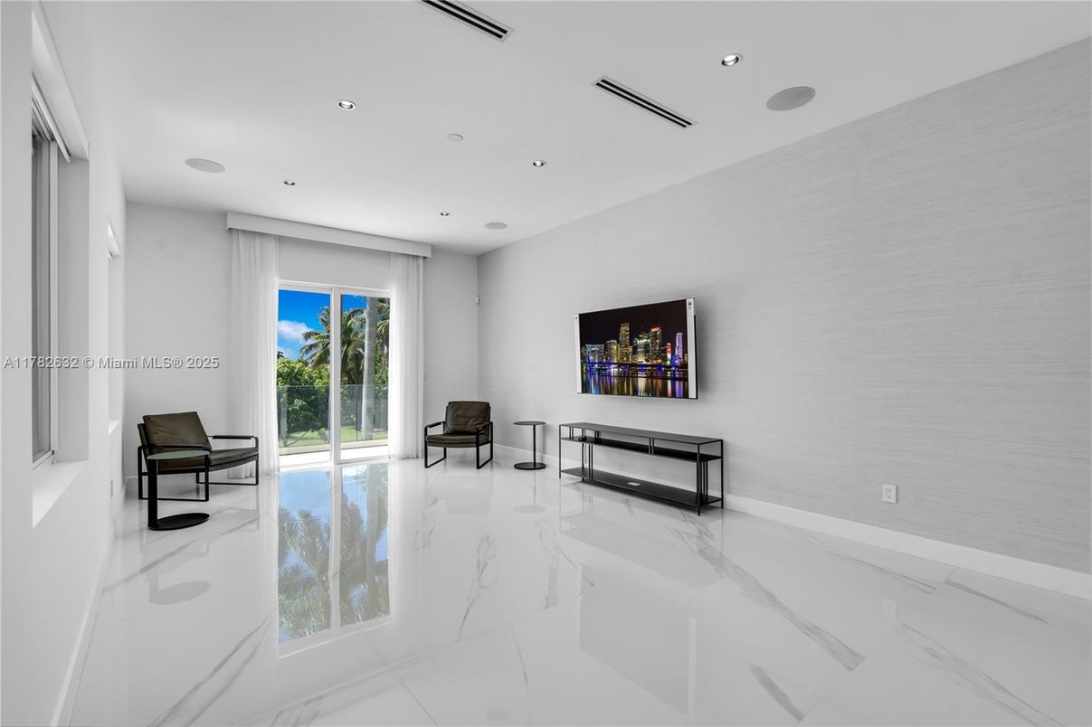 Empty room, Interior, Marble, Recessed Lighting