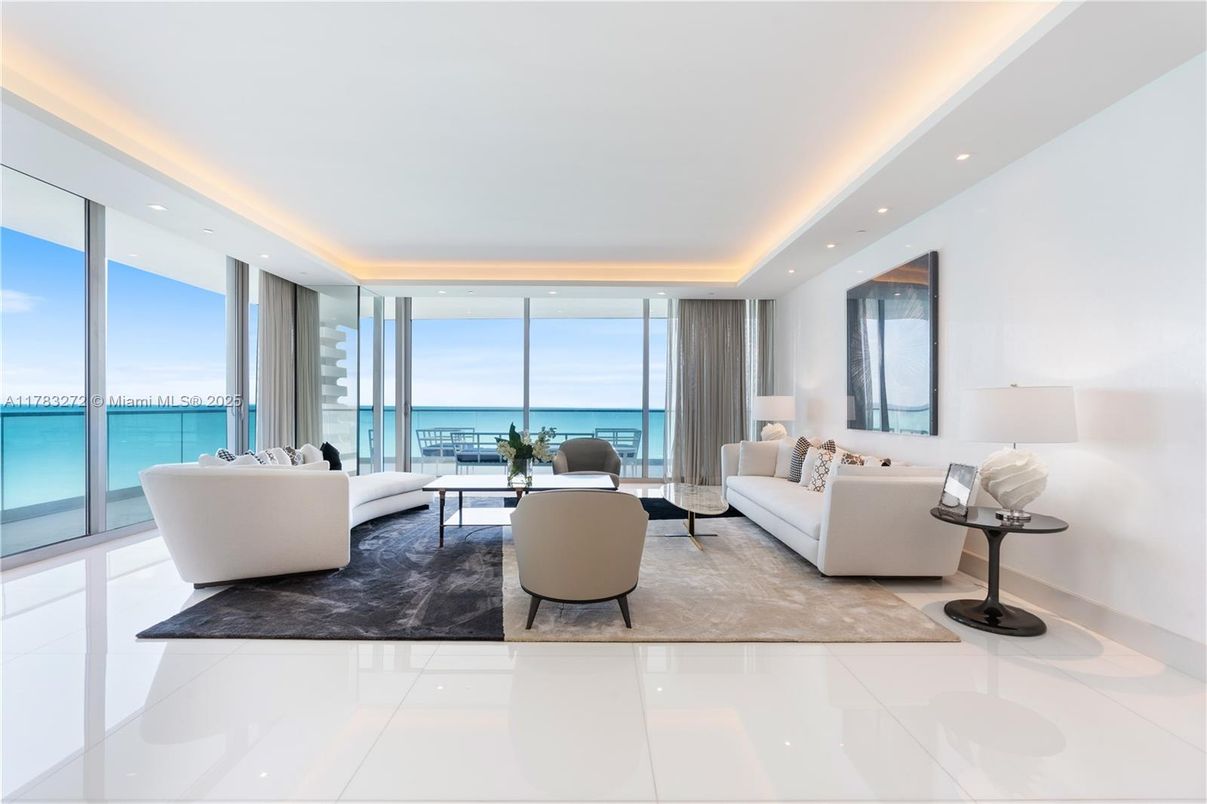 Interior, Living room, Recessed Lighting, Water