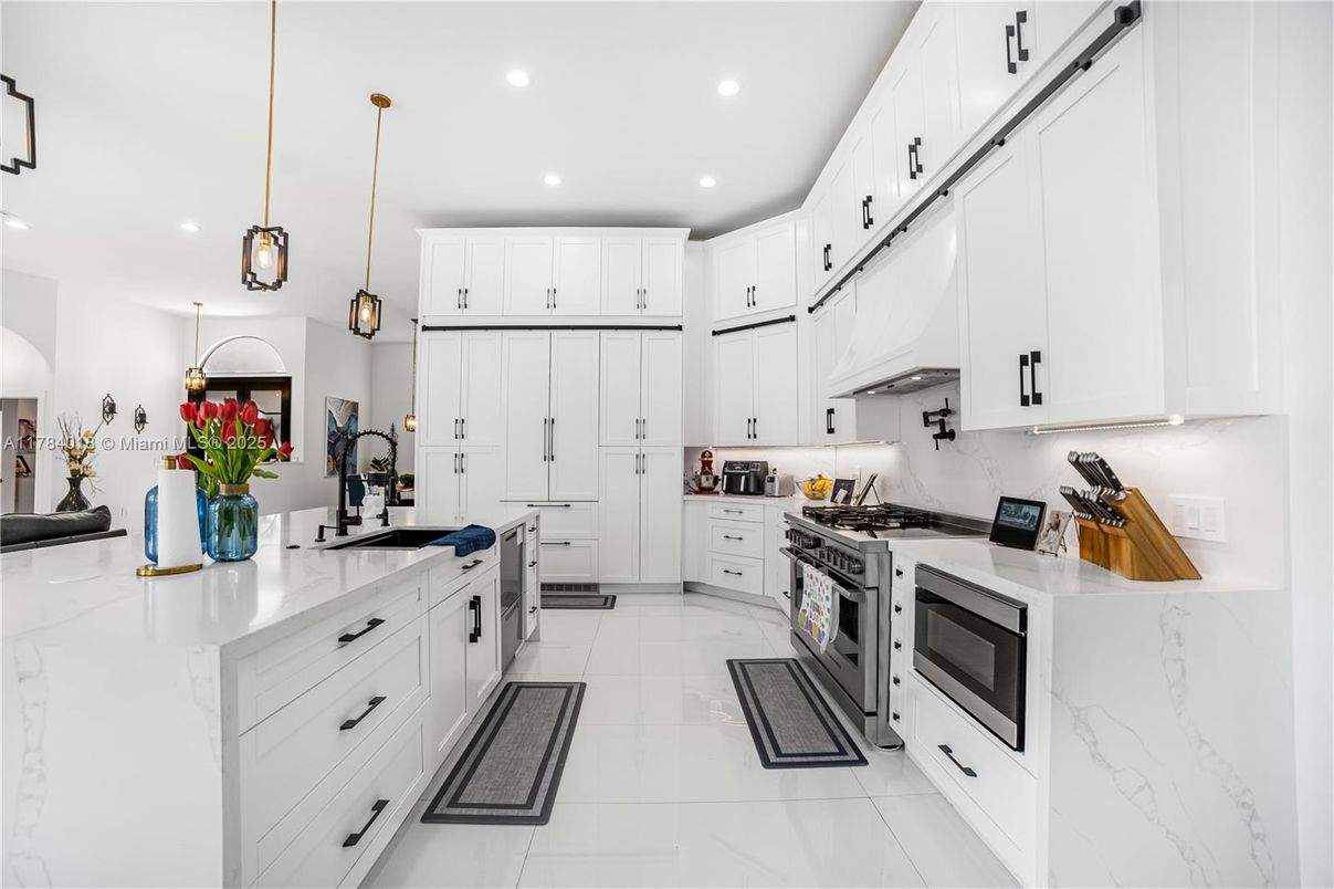 Interior, Kitchen, Pendant Lights, Recessed Lighting, Stainless Steel Appliances
