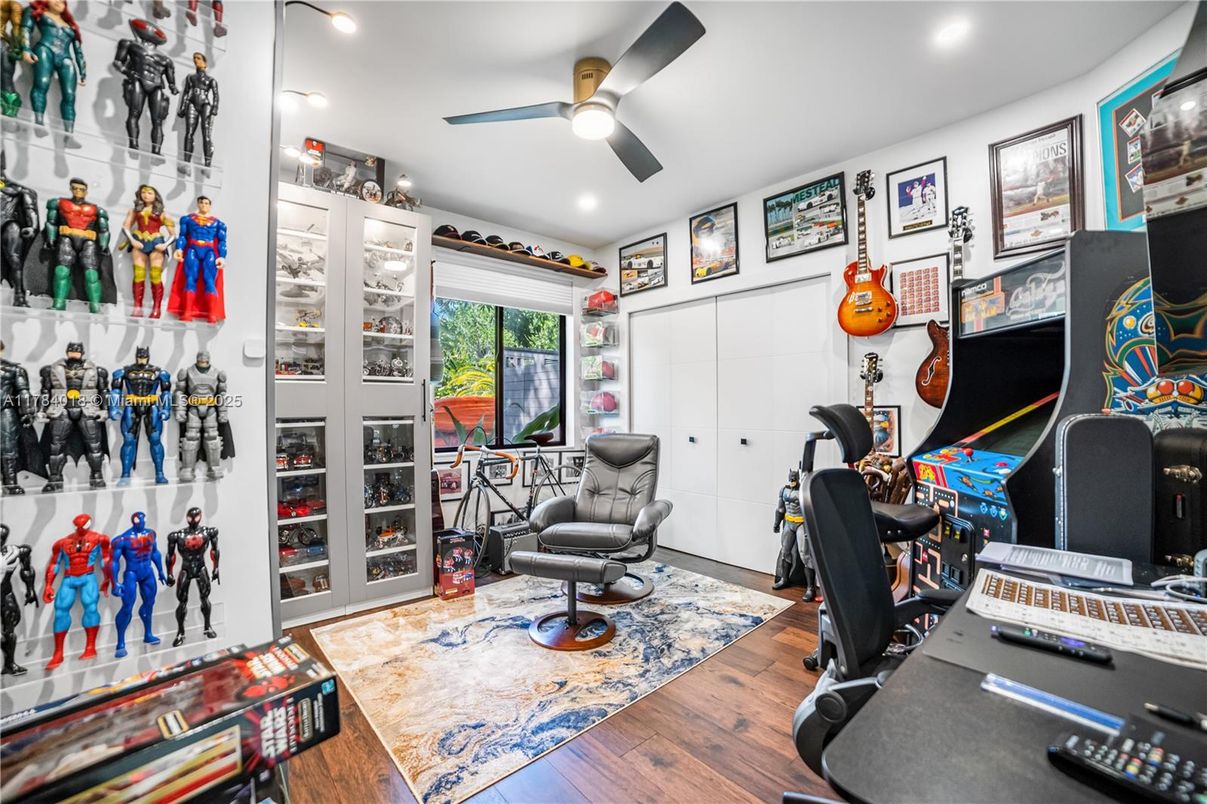 Home Office, Interior, Recessed Lighting, Wood Texture Flooring