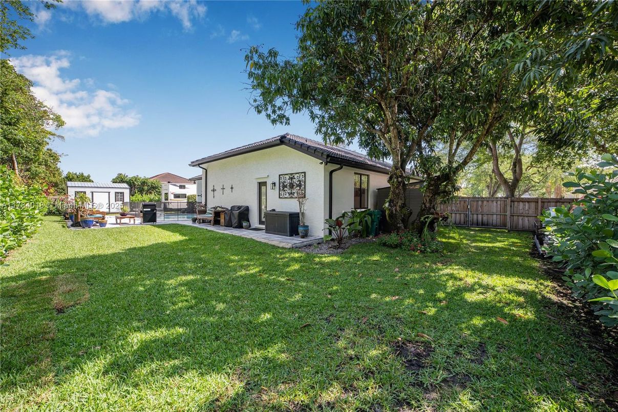 Backyard, Exterior