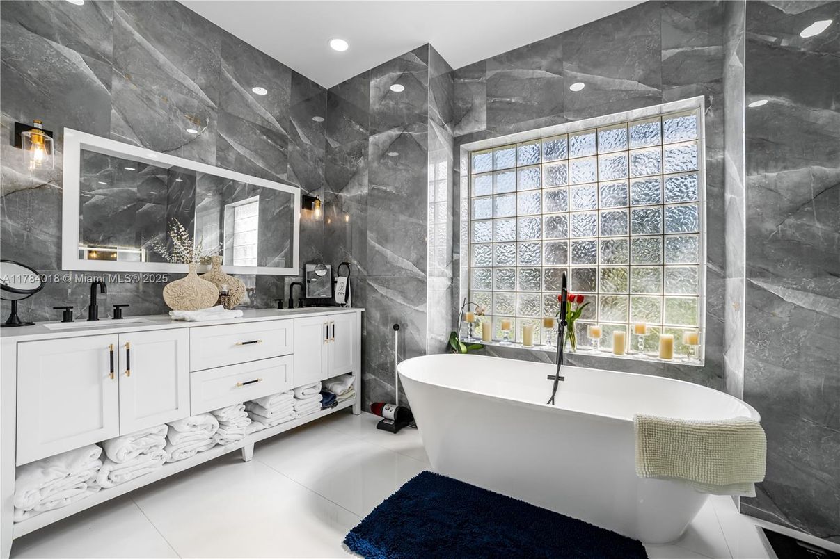Bathroom, Free Standing Baths, Glass Shower, Interior, Recessed Lighting