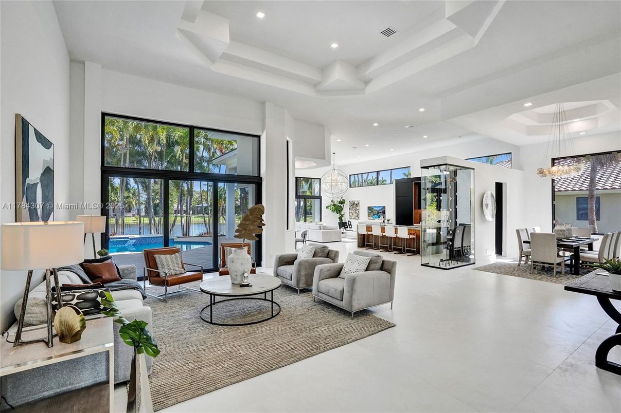 Dining room, Interior, Living room, Pendant Lights, Recessed Lighting