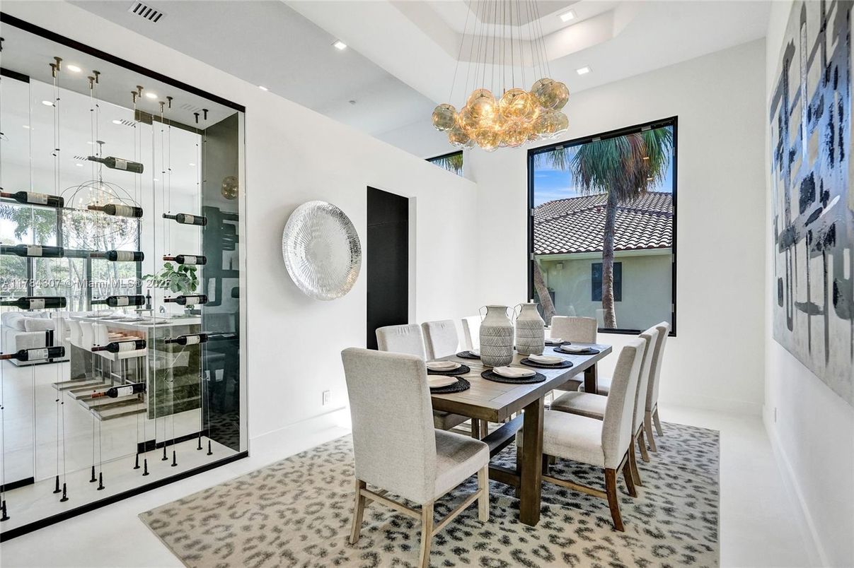Dining room, Interior, Pendant Lights, Recessed Lighting