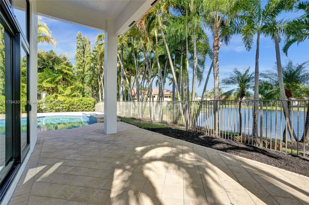 Exterior, Pool, Water