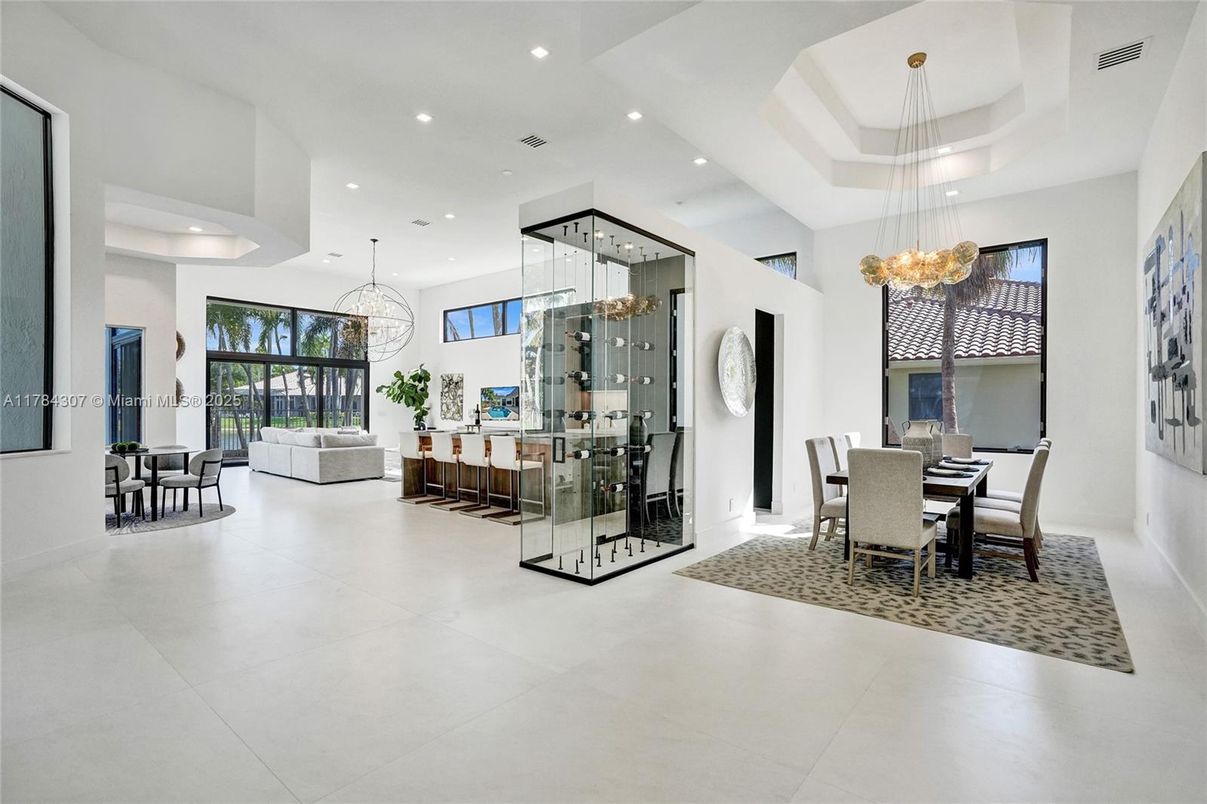 Chandelier, Dining room, Interior, Living room, Pendant Lights, Recessed Lighting