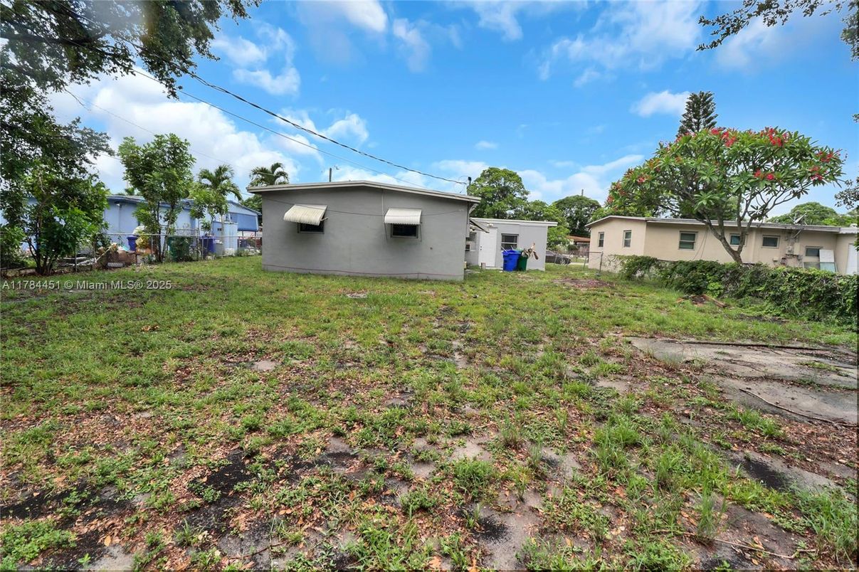 Backyard, Exterior