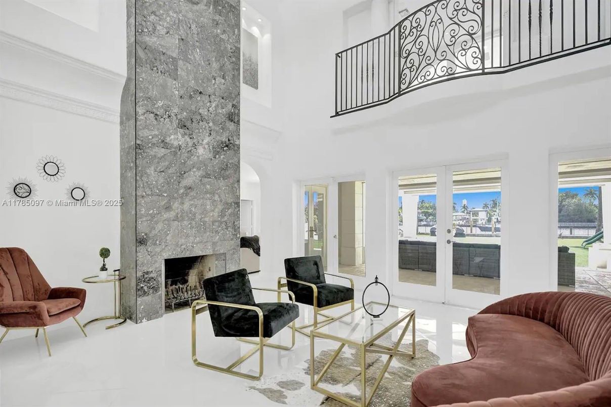 Fireplace, Interior, Living room