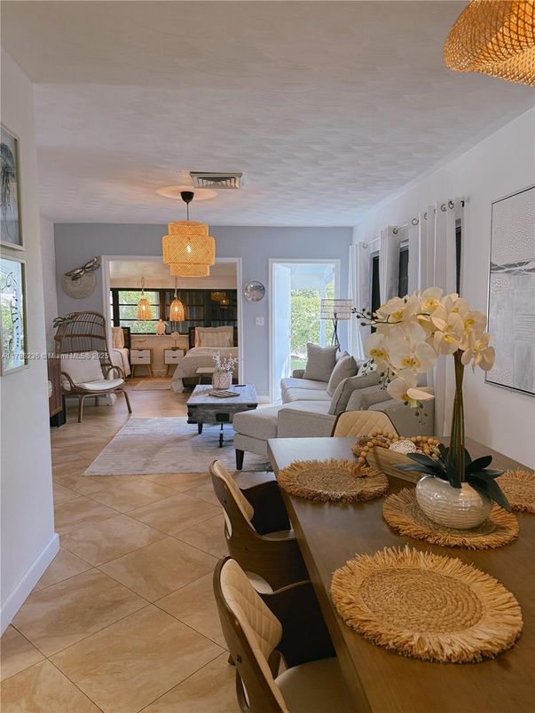 Dining room, Interior, Living room, Pendant Lights